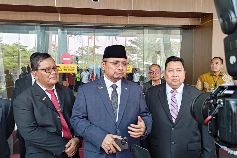 Paus Fransiskus Tiba di Indonesia, Sambutan Hangat dari Menag