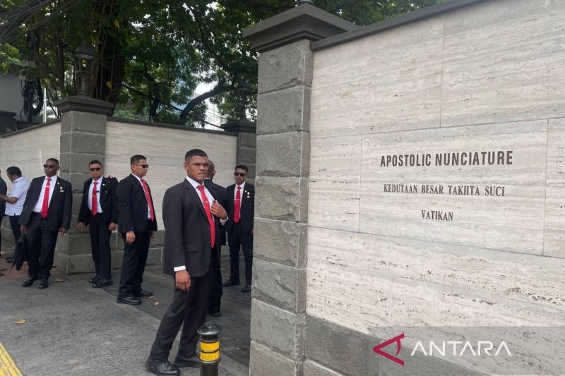 Paus Fransiskus Disambut Antusias di Kedutaan Vatikan Jakarta