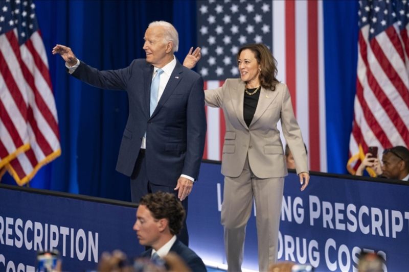 Presiden Amerika Serikat (AS) Joe Biden dan Wakil Presiden Kamala Harris dalam kampanye di Pittsburgh, Pennsylvania, pada Senin (2/9/2024) menyatakan akan mendukung serikat-serikat pekerja, selaku tulang punggung perekonomian negara. /ANTARA/Anadolu/PY