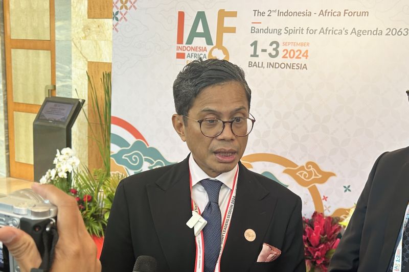 Wakil Menteri Luar Negeri Pahala Mansury saat konferensi pers di sela-sela Indonesia-Africa Forum (IAF) ke-2 di Nusa Dua, Badung, Bali, Selasa (3/9/2024). ANTARA/Kuntum Riswan