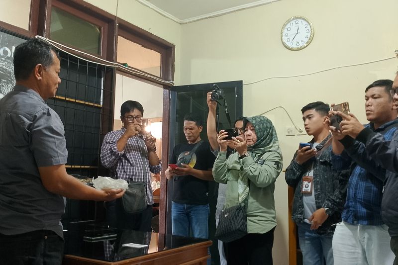 Ketua Lembaga Rehabilitasi Narkoba Ditangkap karena Ganja
