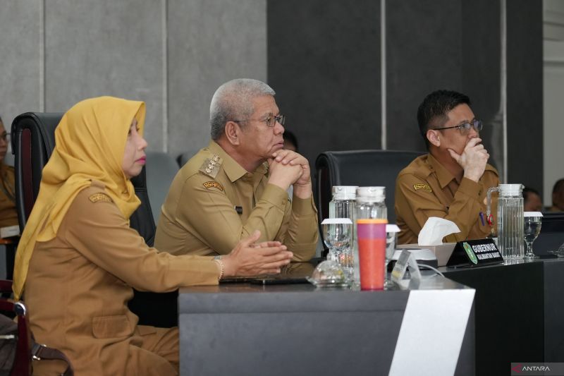 Pj Gubernur Kalbar Harisson mengikuti rapar virtual bersama Kemendagri membahas pencegahan inflasi (ANTARA/HO : Prokopim Kalbar)
