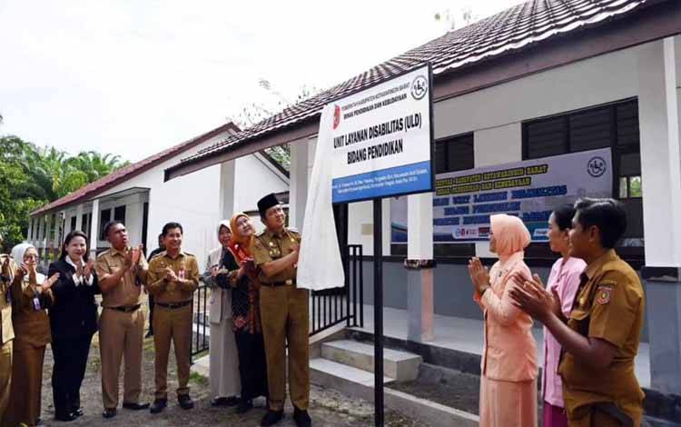 Pj Bupati Kobar Resmikan Unit Layanan Disabilitas untuk Tingkatkan Pendidikan