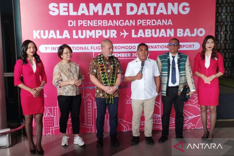 Penerbangan Internasional Perdana AirAsia Sambut Wisatawan di Labuan Bajo