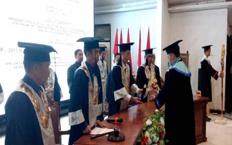 Hadiri Wisuda XI Politeknik Muara Teweh, Ini Kata Pj Bupati