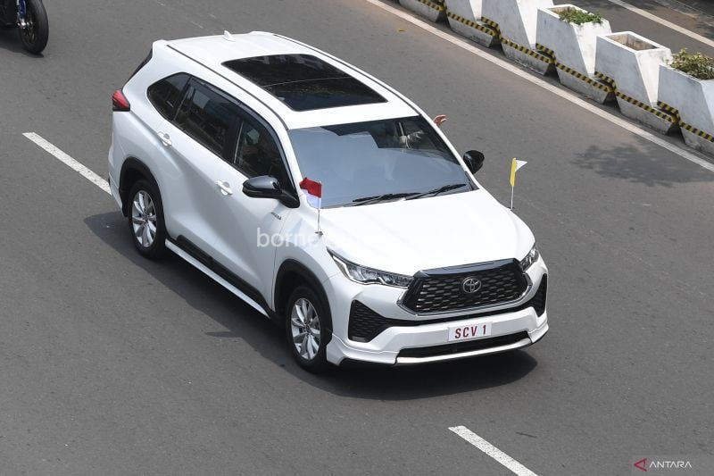 Paus Fransiskus Gunakan Toyota Kijang Innova Zenix di Indonesia
