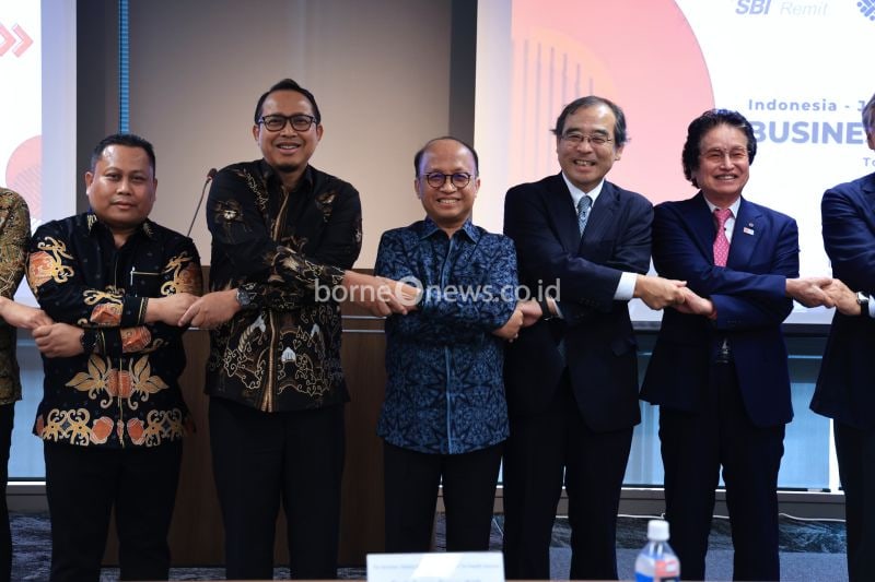 Sekjen Kemnaker Anwar Sanusi (tengah) ketika menghadiri acara Business Meeting Jepang di Izumi Garden Tower, Tokyo, Jepang, Selasa (3/9/2024). (ANTARA/HO-Kemnaker)