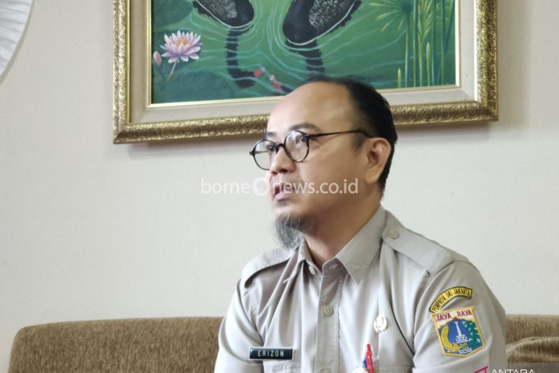 Kepala Suku Dinas (Kasudinkes) Jakarta Barat Erizon Safari. ANTARA/Risky Syukur