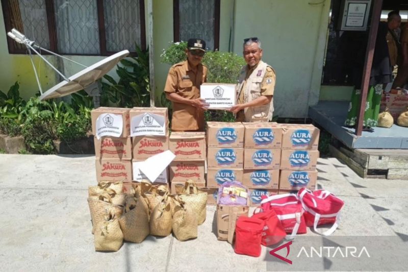 Dinsos Kalsel Salurkan Bantuan untuk Korban Puting Beliung di Batola