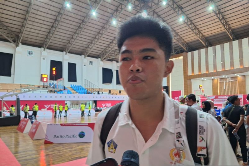 Pebasket putra provinisi Bali, Putu Ivan Krisna Triyasa saat ditemui pewarta seusai pertandingan kedua pul A Pekan Olahraga Nasional (PON) Aceh-Sumut 2024 yang berlangsung di GOR Stadion Harapan Bangsa, Banda Aceh, Selasa malam WIB (03/09/2024). (ANTARA/FAJAR SATRIYO)