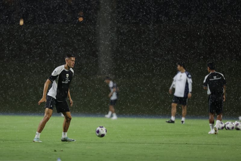 Latihan Timnas Indonesia Terhambat Hujan Deras di Jeddah