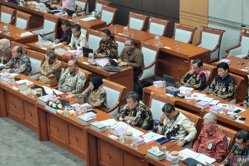 Menteri Sosial Berupaya Cegah Penurunan Kelas Menengah di Indonesia