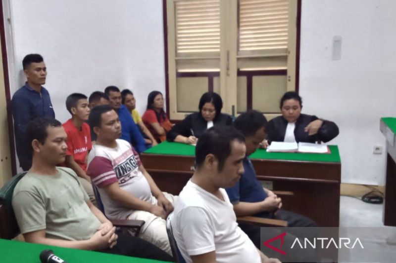 Empat Terdakwa Pembuat Miras Ilegal Divonis 16 Bulan Penjara