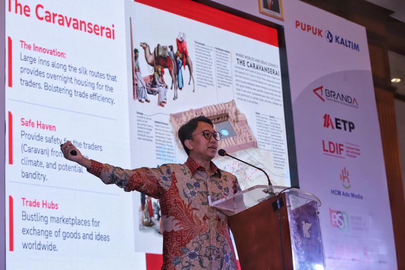 Direktur Utama PT Antara Elektronik Transaksi Pratama (ETP) Ariestyo Reza dalam Antara Business Forum 2024 di Surabaya, Jawa Timur, Rabu (4/9/2024). ANTARAFOTO/Rizal Hanafi