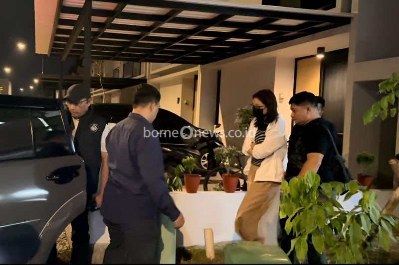Divhubinter Polri menangkap mantan Wali Kota Bamban, Filipina, Alice Guo yang menjadi buronan, di Tangerang, pada Selasa (3/9/2024). ANTARA/HO-Divhubinter Polri