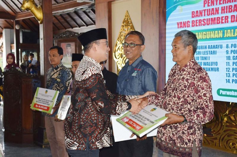 Bantuan Hibah Diberikan kepada 35 Kelompok Tani di Banyumas
