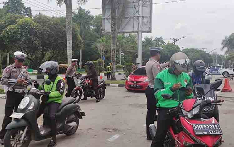 Samsat Palangka Raya Lanjutkan Operasi Gabungan Penertiban Kepatuhan Pajak Kendaraan