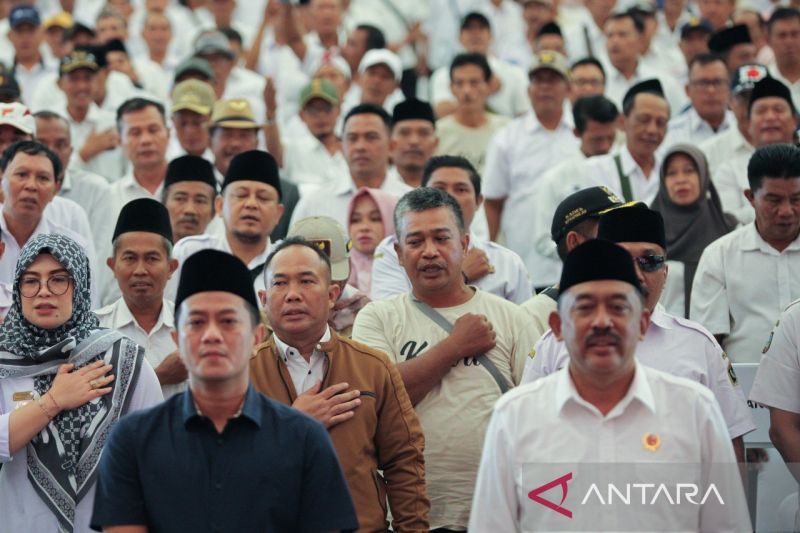 Ribuan Kepala Desa Jatim Deklarasi Kesatuan Tak Berpolitik