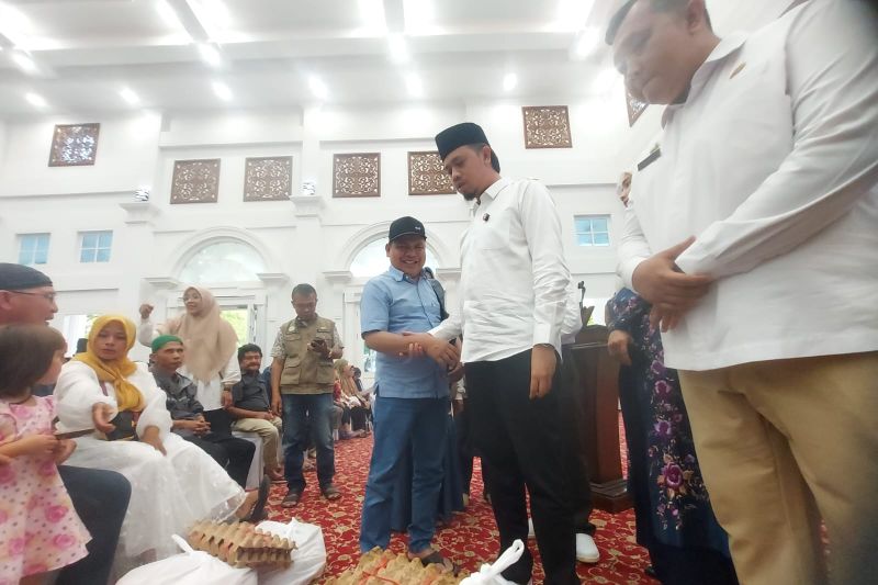 Pemerintah Kota Bukittinggi Salurkan Sembako untuk 280 Disabilitas