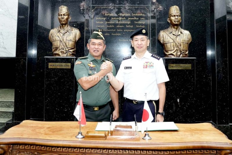 Kepala Staf TNI Angkatan Darat (KSAD) Jenderal TNI Maruli Simanjuntak dan Chief of Staff Japan Ground Self Defence Force (KSAD Jepang), Jenderal Yasunori Morishita, dalam pertemuan di Markas Besar Angkatan Darat (Mabesad), Jakarta, Rabu (4/9/2024). ANTARA/HO-Humas TNI AD