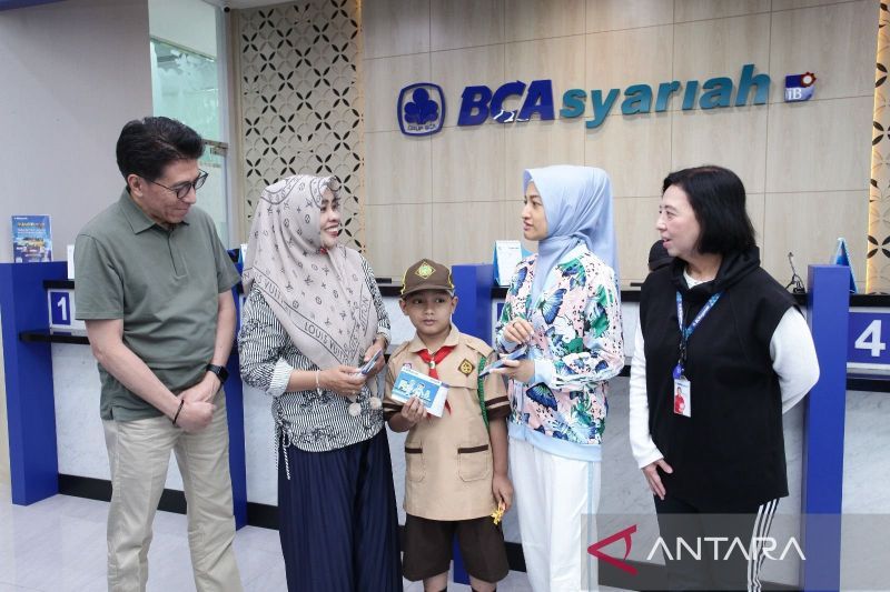 BCA Syariah Rayakan Hari Pelanggan Nasional dengan Pelayanan Langsung