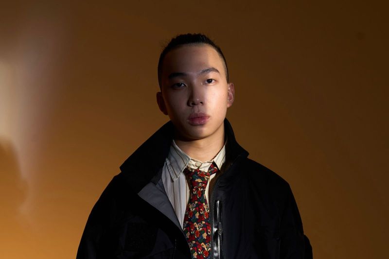 Bennett A.K Luncurkan Lagu Terbaru Too Slow, Kritik Pengejaran Popularitas