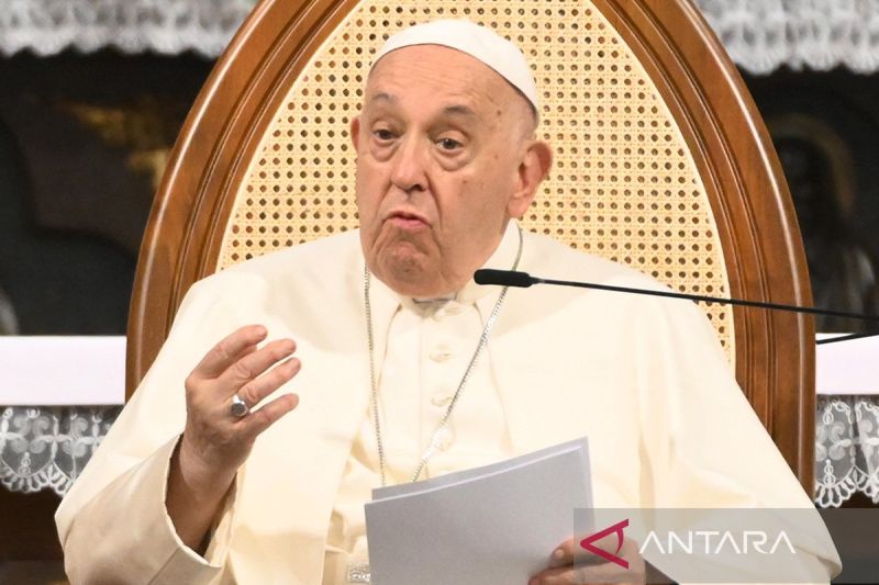 Pope Francis delivering his message during a dialogue with bishops, priests, deacons, monks and nuns, seminarians, and catechists at the Jakarta Cathedral on Wednesday (September 4, 2024).