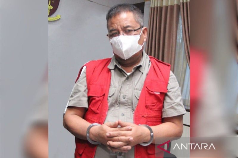 Anggota DPRD Sumut Jubel Tambunan ditahan Kejati Sumut, di Medan, Rabu (4/9/2024). (ANTARA/Aris Rinaldi Nasution)