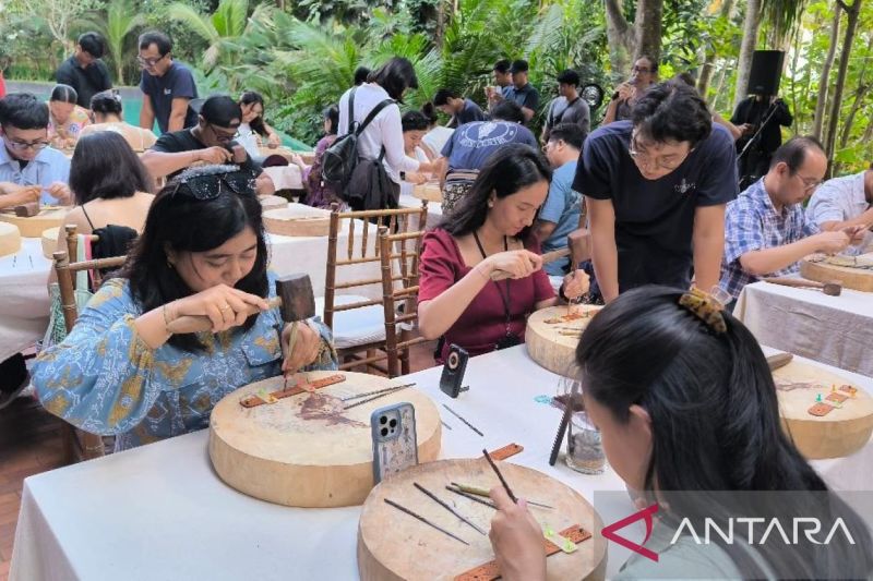 Lokakarya Seni Pahat Meriahkan HUT 250 Tahun Birkenstock