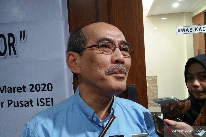 Arsip - Ekonom senior Faisal Basri (ANTARA/Dewa Wiguna)
