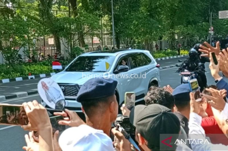 Paus Fransiskus Mengunjungi Jakarta, Sapa Warga di Istiqlal