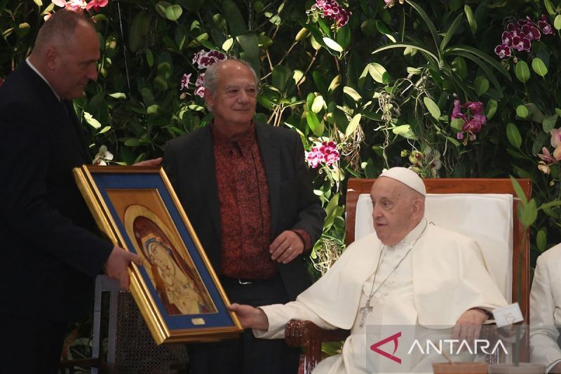Paus Fransiskus sampaikan pesan kerukunan antar-umat beragama di Indonesia