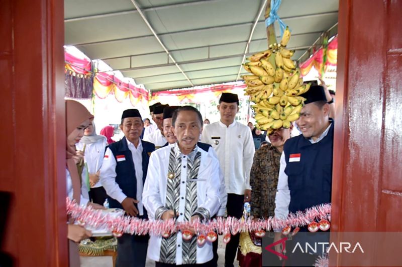 Pemkab Gorontalo dan Baznas Salurkan Bantuan untuk Masyarakat