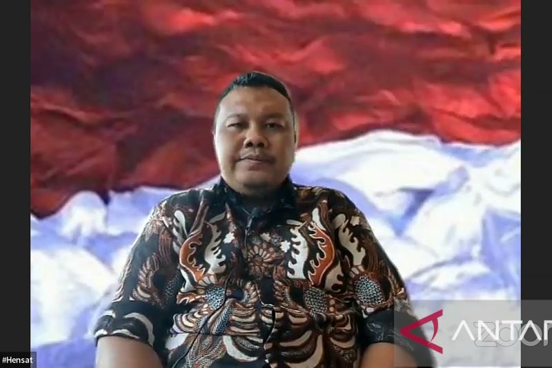 Pengamat komunikasi politik Universitas Paramadina Jakarta Hendra Satrio saat menjadi narasumber dalam diskusi virtual Lembaga Penelitian, Pendidikan, dan Penerangan Ekonomi dan Sosial (LP3ES) bertajuk Menunda Pemilu, Membajak Demokrasi dipantau dari Jakarta, Selasa (1/3/2022). ANTARA/Tri Meilani Ameliya.