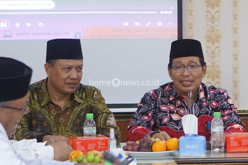 Direktur Pemberdayaan Zakat dan Wakaf Kemenag Waryono Abdul Ghafur (kanan). ANTARA/HO-Kemenag