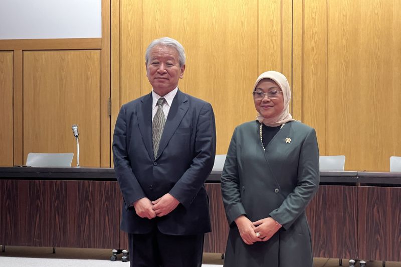 Menaker Ida Fauziyah bersama Presiden JICA dalam Indonesia-Japan Human Resources Forum 2024 di Tokyo, Kamis (5/9). (ANTARA/ Juwita Trisna Rahayu)