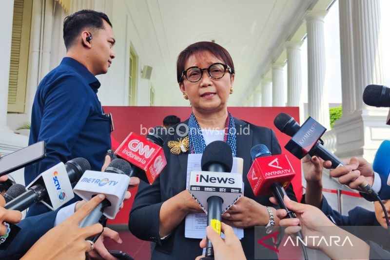 Menteri Luar Negeri (Menlu) RI Retno Marsudi memberi keterangan pers di Kompleks Istana Kepresidenan, Jakarta, Rabu (4/9/2024). ANTARA/Mentari Dwi Gayati/aa.