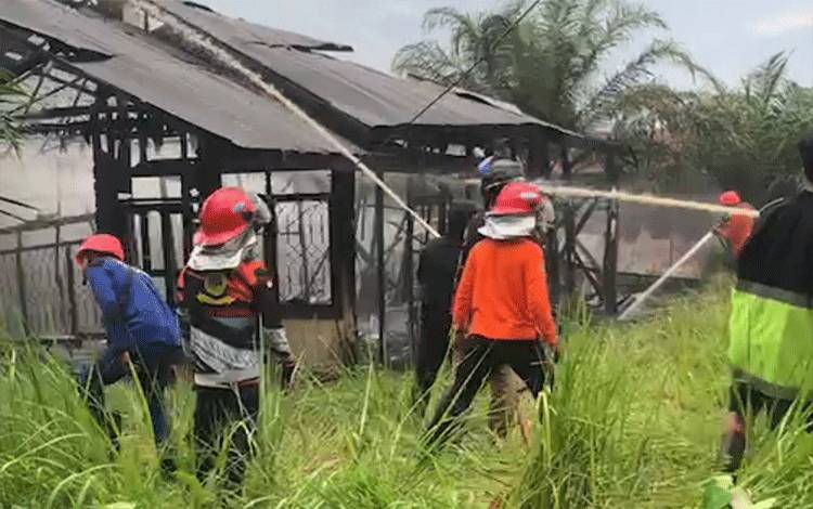 Kebakaran Rumah Kosong di Bukit Keminting 10 Diduga Akibat Korsleting Listrik