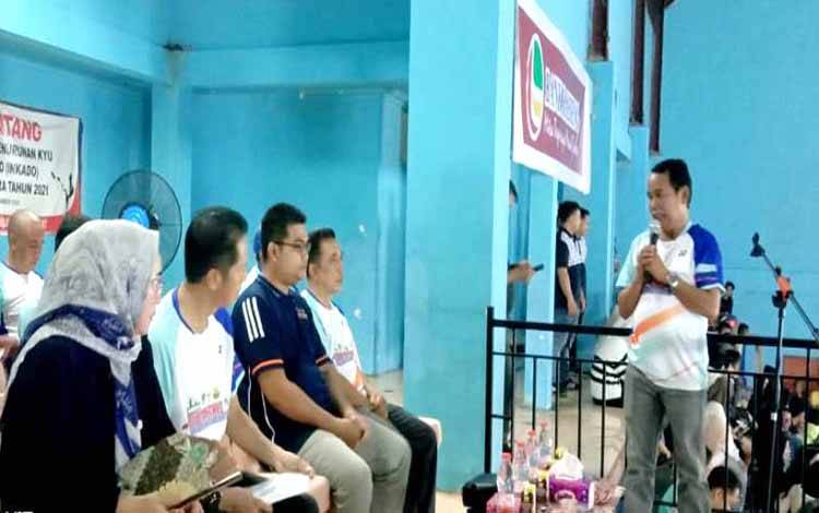 PBSI Barito Utara Berikan Bea Siswa Pusdiklat kepada 5 Pemain Bulu Tangkis Berprestasi