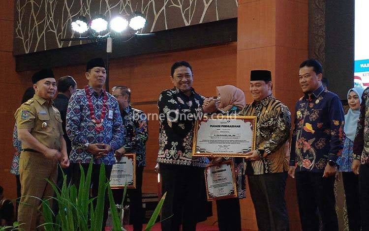 Pemkab Kotim Terima Penghargaan Teraplikatif Pertama Intervensi Serentak Penurunan Stunting di Kalteng