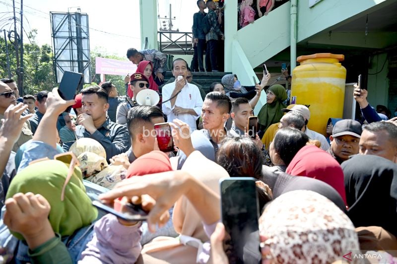 Presiden Jokowi Pamitan kepada Warga di Surabaya Sebelum Purnatugas
