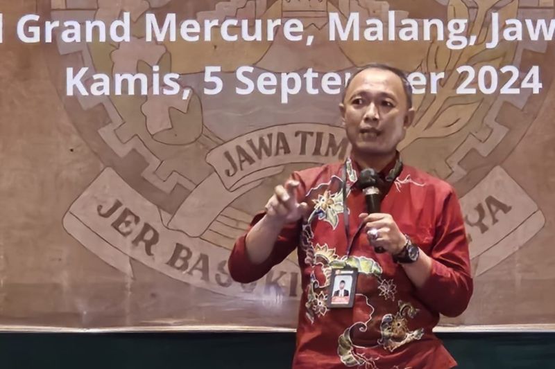 Arsip Foto : Ketua Bawaslu Provinsi Jawa Timur A. Warits, di Kota Malang, Kamis (5/9/2024) saat memaparkan pengawasan Pilkada 2024. ANTARA/Ananto Pradana