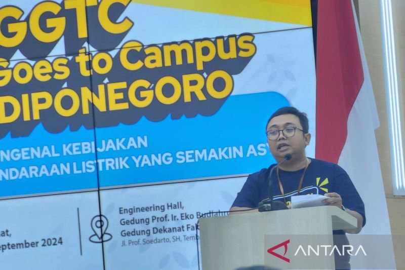 Kementerian ESDM Sosialisasikan Kendaraan Listrik di Undip Semarang