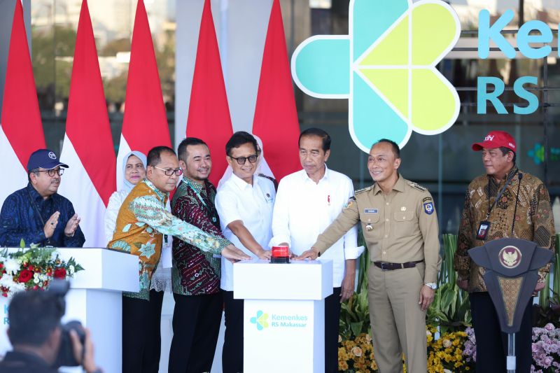 Wali Kota Makassar Moh Ramdhan Pomanto turut mereamikan RS Kemenkes bersma Presiden Joko Widodo di Area CPI Makassar, Jumat (6/09/2024). ANTARA/HO-Humas Pemkot Makassar