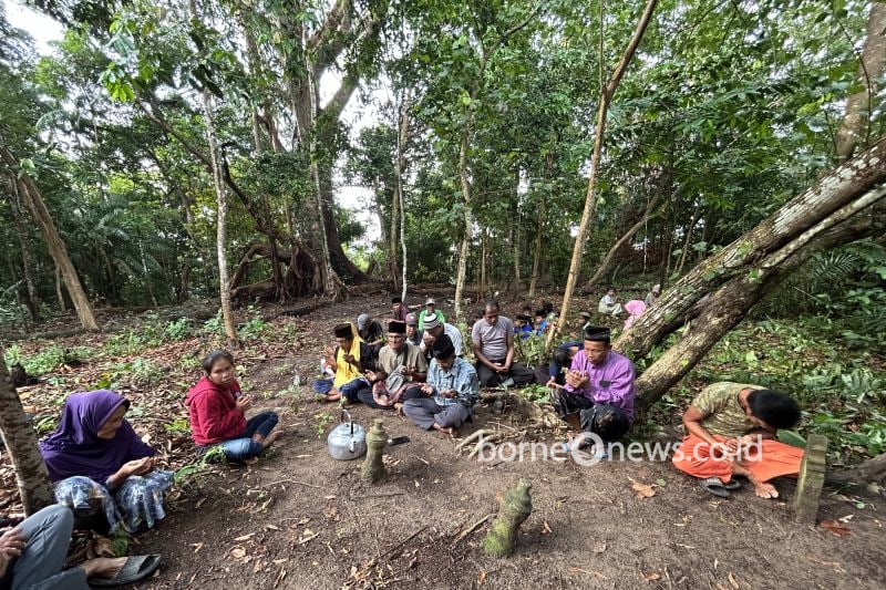 Warga Rempang Selenggarakan Ziarah Makam Leluhur dan Tradisi Budaya
