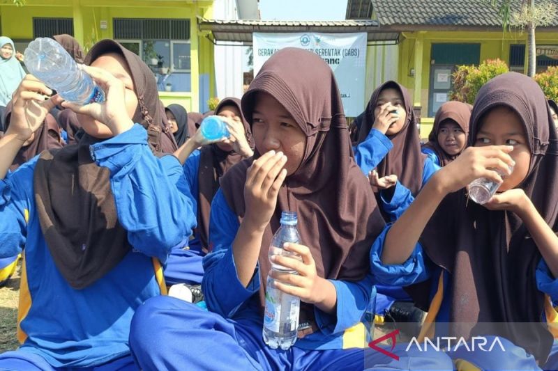 Pemkab Batang Galakkan Konsumsi Pil Penambah Darah untuk Siswi
