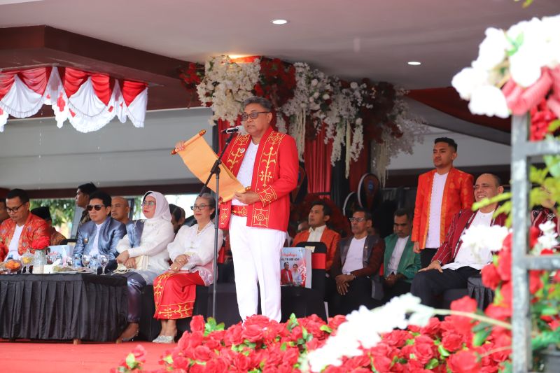 Penjabat Wali Kota Ambon Dominggus N Kaya saat upacara peringatan HUT ke -449 Kota Ambon, Sabtu (7/9/2024). ANTARA/Penina F Mayaut.