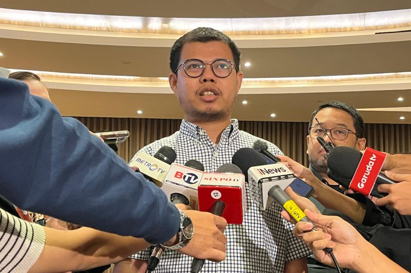 Kepala Peneliti PSG Ahsan Ridhoi dalam Rilis Survei Pilkada Jakarta di kawasan Kebon Sirih, Jakarta, Sabtu (7/9/2024). ANTARA/Narda Margaretha Sinambela