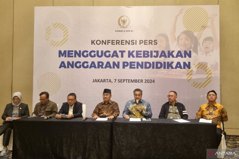 Kemendikbudristek bersama Komisi X DPR RI menyelenggarakan diskusi kelompok terpumpun bertajuk "Menggugat Kebijakan Anggaran Pendidikan" di Jakarta pada Sabtu (7/9/2024). (ANTARA/Hana Kinarina)