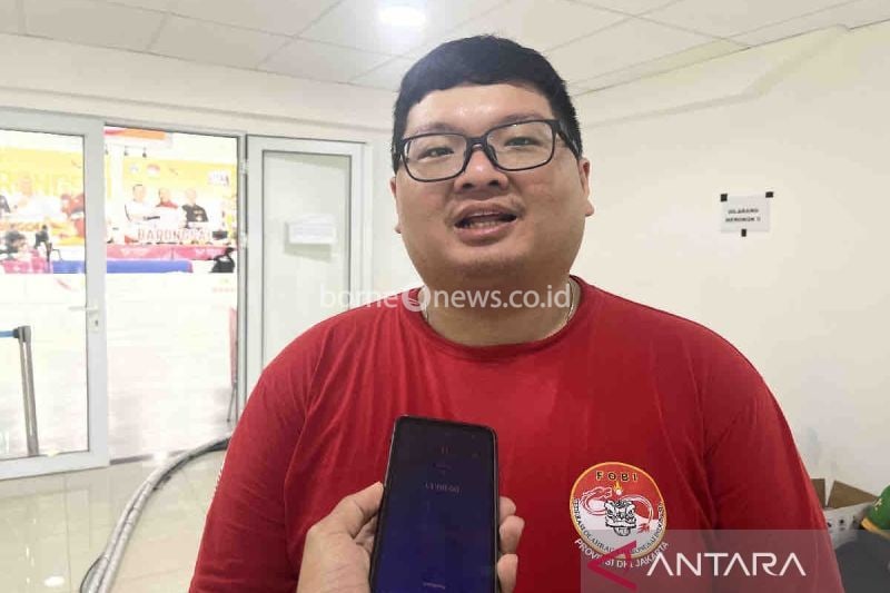 Pelatih Tim Barongsai DKI Jakarta nomor Barongsai Taolud Bebas Andrean Wijaya di Deli Serdang, Sumatera Utara, Sabtu (6/9/2024). ANTARA/Harianto